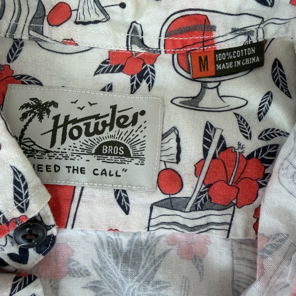 Howler Bros Shirt Mens Medium Tiki Tatsu Ya Skulls Aloha Hawaiian Surf Pineapple - Picture 7 of 10